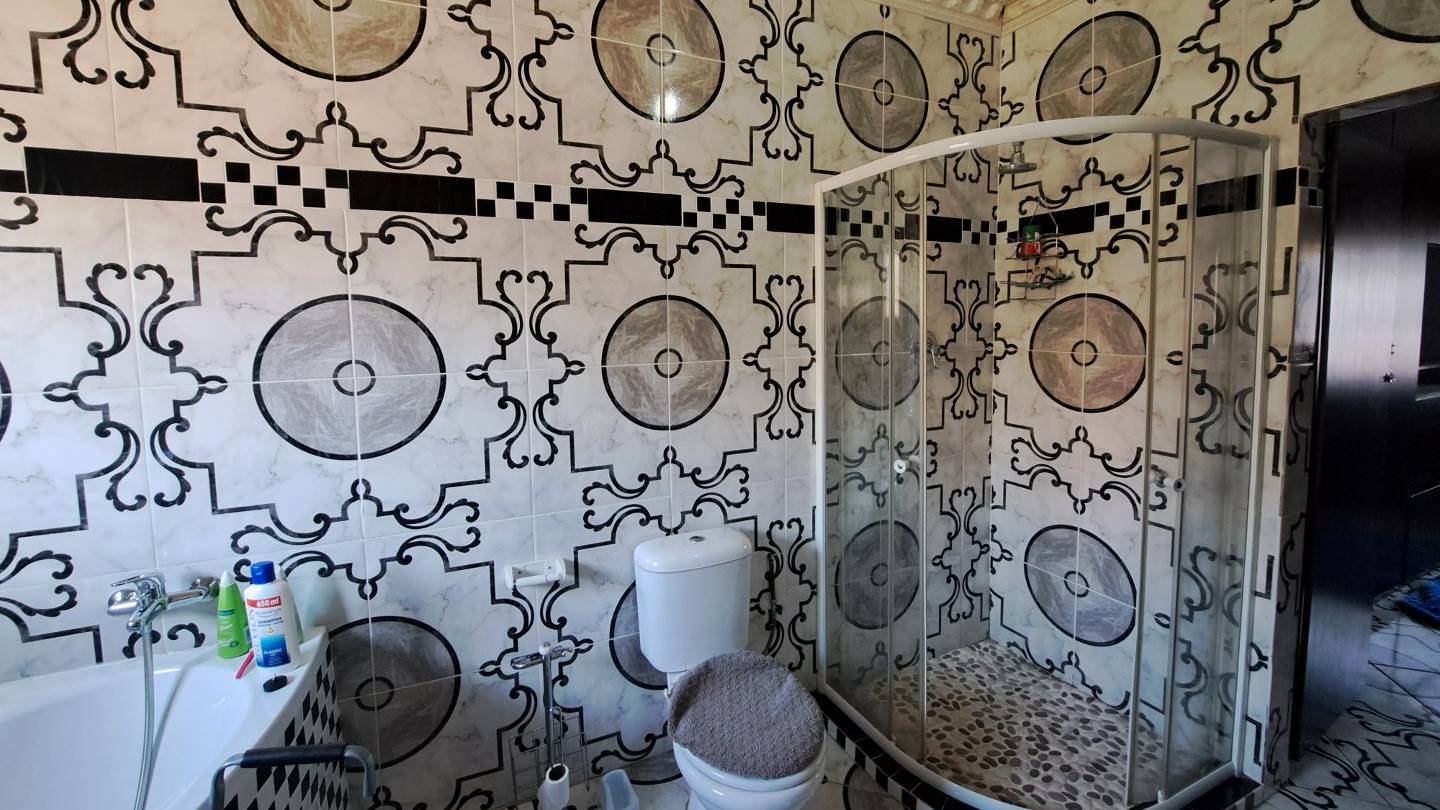 112887323 - 15