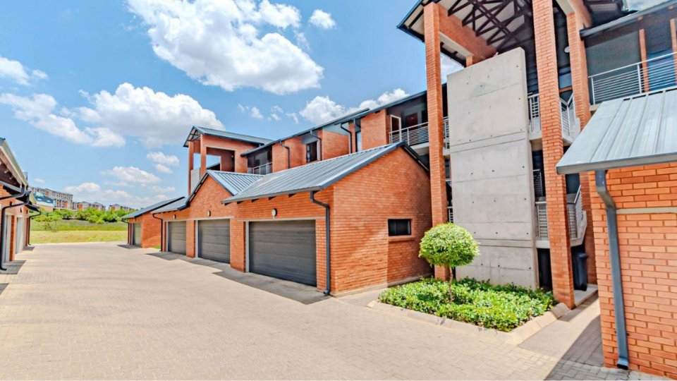 3 Bedroom Apartment/Flat for Sale in Six Fountains, Pretoria